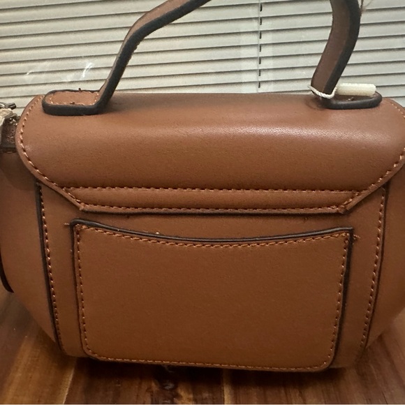 Isabelle Chic Tan Vegan Leather Crossbody Bag - Picture 3 of 7